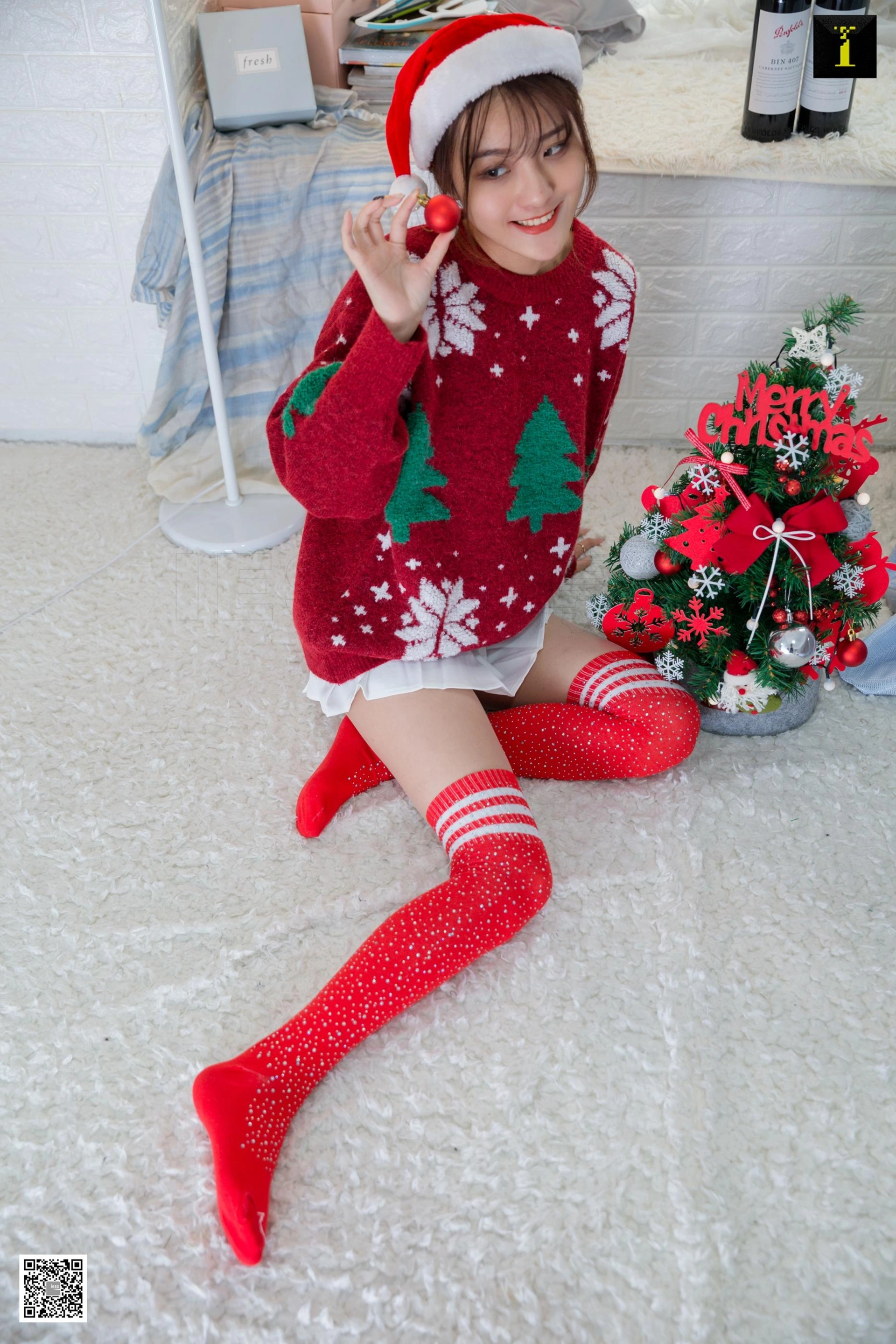 [IESS异思趣向] 2019.12.25 丝享家645:婉萍《红酒与圣诞节》 1